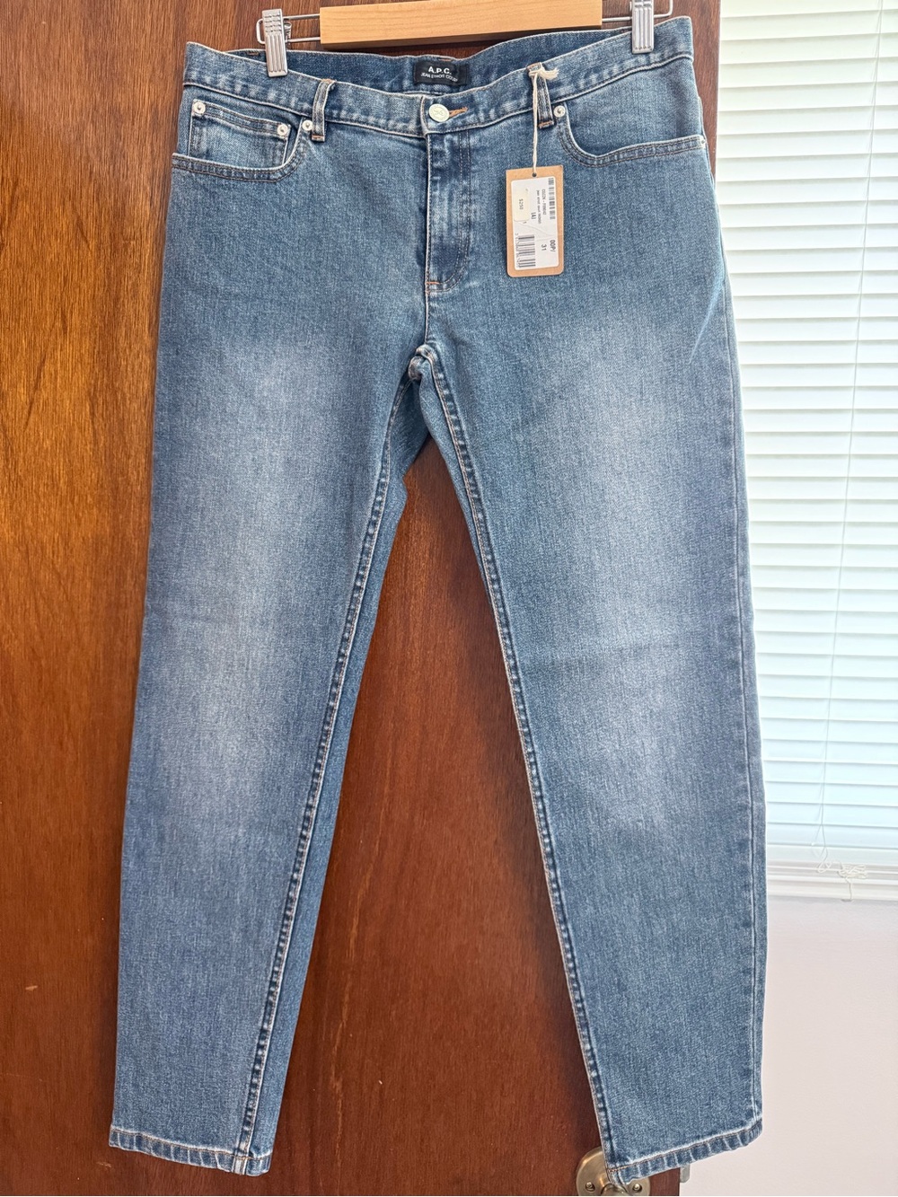 A.P.C. Jean Étroit Court